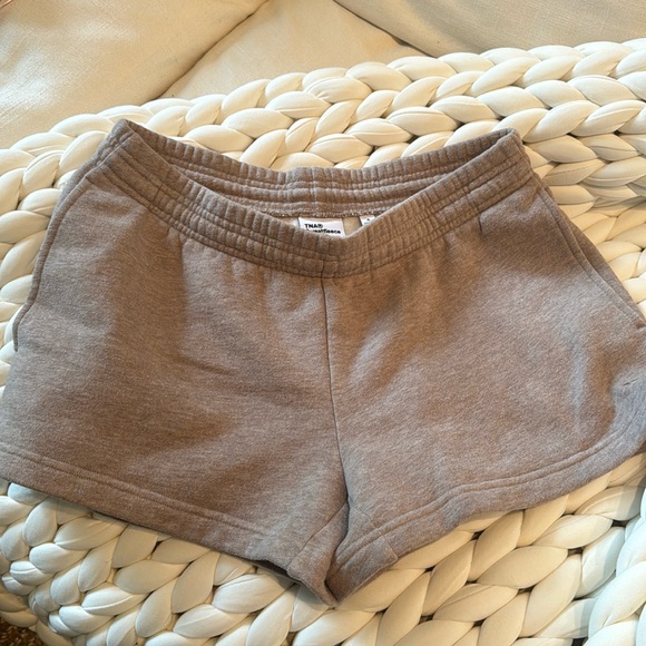 aritzia tna cozy fleece sweatshort - Picture 2 of 4